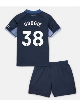 Otroški Nogometna dresi replika Tottenham Hotspur Destiny Udogie #38 Gostujoči 2023-24 Kratek rokav (+ hlače)